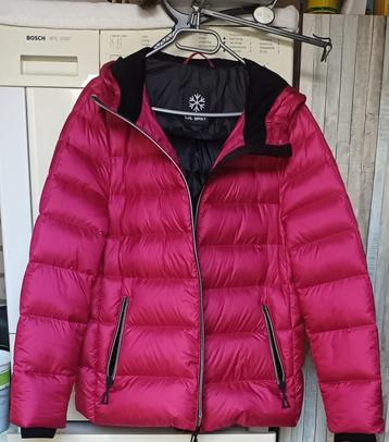Donzen winterjas, maat 40, merk Gil Bret, kleur sangria beschikbaar voor biedingen