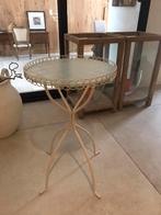 Leuk crème kleurig tafeltje, 67 hoog, 41 diameter, Huis en Inrichting, Tafels | Statafels, Ophalen, Zo goed als nieuw