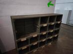 Zeer oude fabriek Kast, Huis en Inrichting, Kasten | Schoenenkasten, Ophalen, Gebruikt