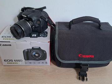 Canon 600D + 18-55mm lens en Canon Tas beschikbaar voor biedingen