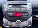 Toyota Aygo 1.0-12V AIRCO//ELEK.RAMEN//GARANTIE//APK//, Euro 5, Stof, Gebruikt, Zwart