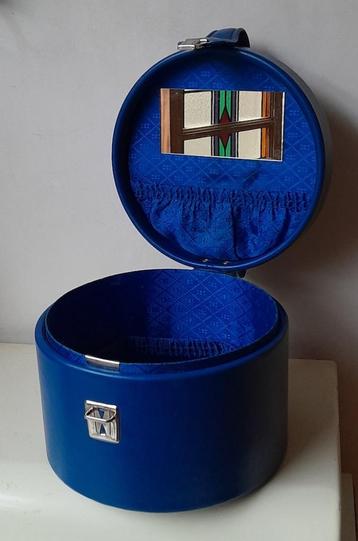 Vintage Beauty Case Blauw Skai beschikbaar voor biedingen