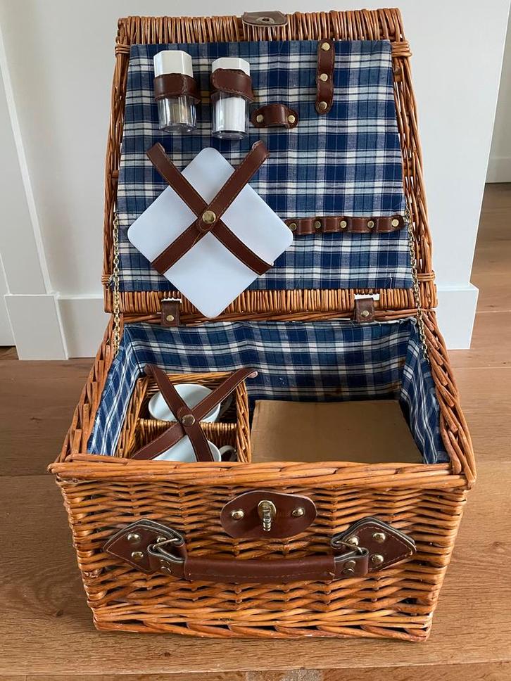 Picknickmand (riet) 2 personen, Hobby en Vrije tijd, Picknickmanden, Gebruikt, Ophalen of Verzenden