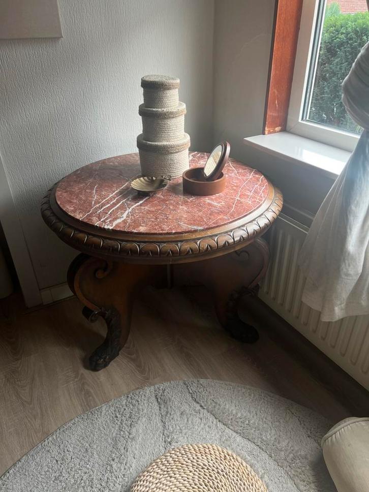 Ronde Antieke bijzettafel van massief hout en roze marmer, Antiek en Kunst, Antiek | Meubels | Tafels, Ophalen
