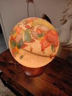 Tafellamp in de vorm van een wereldbol, Ophalen of Verzenden