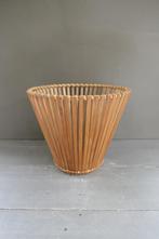 Vintage bamboe basket bloempot rotan mand, Huis en Inrichting, Woonaccessoires | Schalen en Manden, Ophalen of Verzenden, Zo goed als nieuw