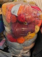 Zak vol gemixte wol - restjes en hele bollen, Ophalen, Gebruikt, Breien of Haken, Wol of Garen