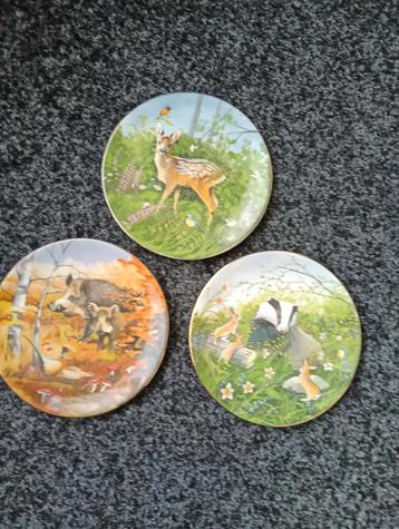 3 Walty Four Seasons Collectie Borden beschikbaar voor biedingen