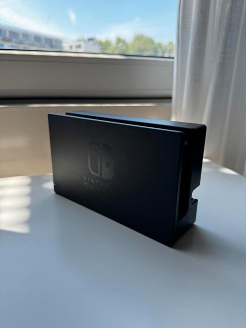 Originele Nintendo Switch Dock (zonder kabels), Spelcomputers en Games, Games | Nintendo Switch, Zo goed als nieuw, 1 speler, Ophalen of Verzenden