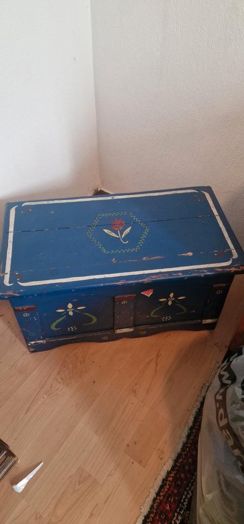 Vintage antieke beschilderde houten kist, Huis en Inrichting, Woonaccessoires | Kisten, Gebruikt, Minder dan 50 cm, Minder dan 50 cm