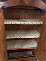 Biedermeijer kuifkast, Ophalen