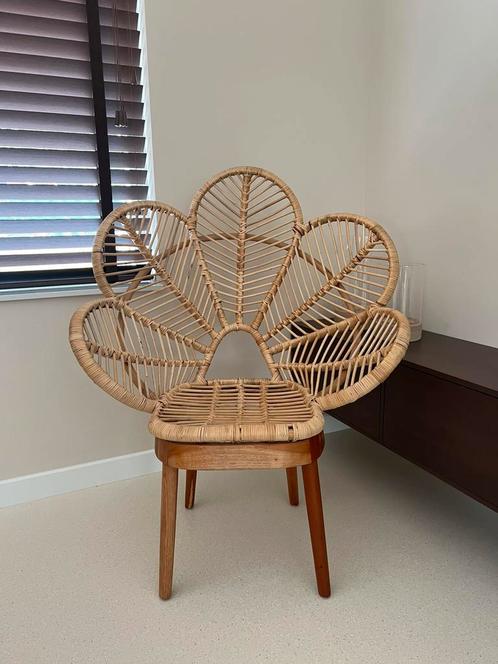 Rotan bloemstoel. Volwassen stoel, geen kinderstoel., Huis en Inrichting, Stoelen, Zo goed als nieuw, Eén, Bruin, Ophalen