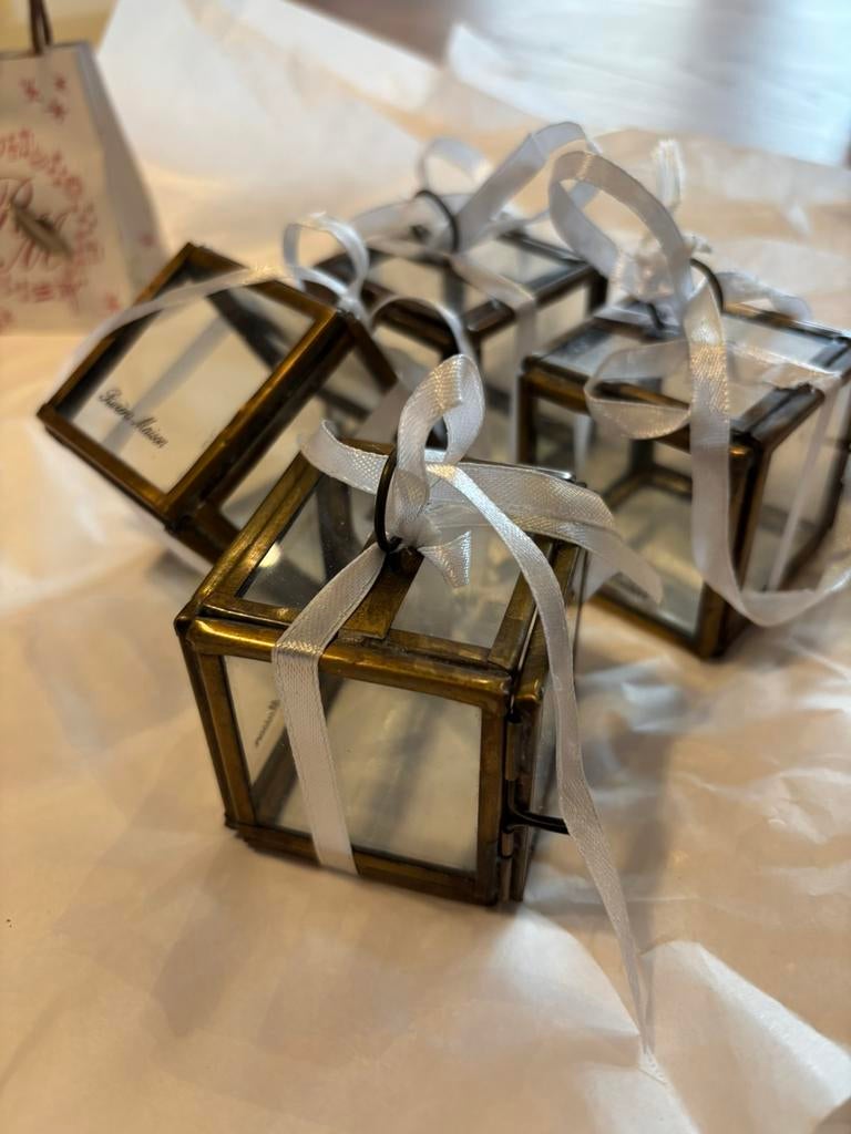 RIVIÈRA MAISON KERST DECORATIE  4 GLAZEN PAKJES + DEURTJE, Ophalen of Verzenden, Gebruikt