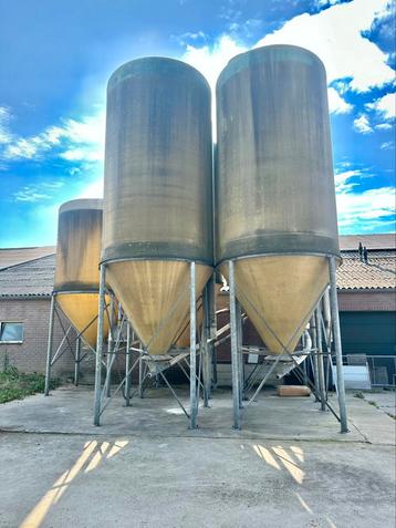 30 m3 Polyester veevoer silo beschikbaar voor biedingen