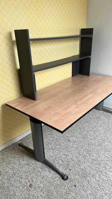 Bureau met metalen poten - donkergrijs opzetstuk beschikbaar voor biedingen