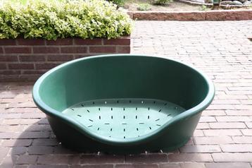 Te koop: Grote hondenmand beschikbaar voor biedingen