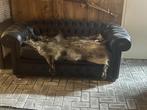Zwarte Chesterfield 2 zits, Huis en Inrichting, Banken | Bankstellen, Ophalen, Gebruikt, Tweepersoons, Rechte bank
