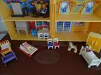 Playmobiel vintage poppenhuis met koffertje met spulletjes, Ophalen of Verzenden, Gebruikt, Poppenhuis