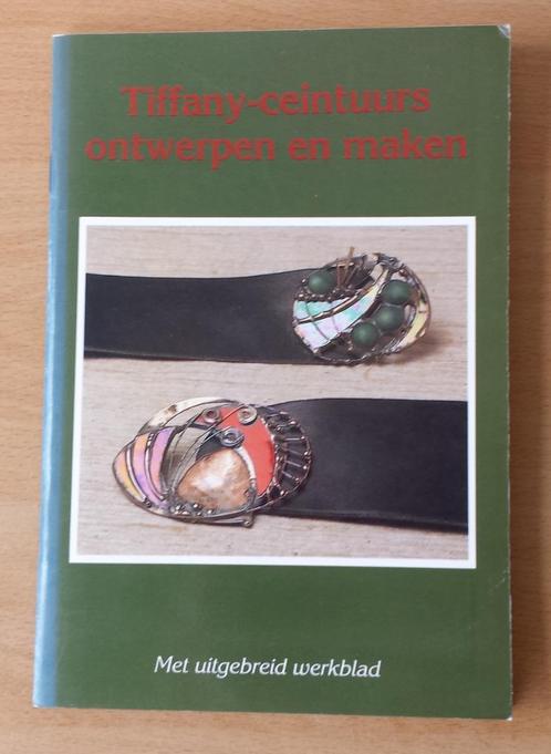 Glas in Lood - Tiffany Ceintuurs ontwerpen en maken - 1989, Boeken, Hobby en Vrije tijd, Gelezen, Overige onderwerpen, Ophalen of Verzenden