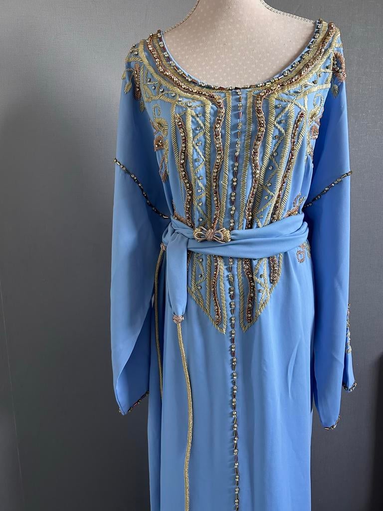 Prachtige blauwe caftan met gouden details - M/L, Maat 38/40 (M), Overige typen, Blauw, Ophalen of Verzenden