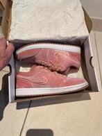 Nike Air Jordan ‘Special Velvet Edition’ maat 40,5 / US9, Kleding | Dames, Schoenen, Nike Air Jordan, Overige kleuren, Nieuw, Ophalen of Verzenden