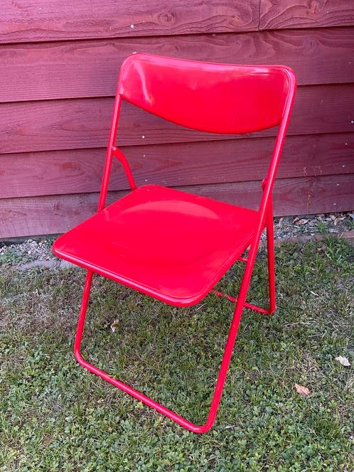 Rode klapstoel genaamd 'TED' Niels Gammelgaard, Huis en Inrichting, Stoelen, Eén, Metaal, Rood, Ophalen of Verzenden
