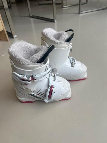 Skischoenen maar 16,5 beschikbaar voor biedingen