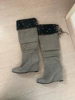 Fiorucci Suède Laarzen Maat 35, Kleding | Dames, Schoenen, Verzenden, Zo goed als nieuw, Grijs, Lage of Enkellaarzen
