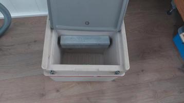 Koelkast voor op de camping beschikbaar voor biedingen