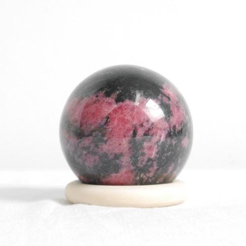 Rhodoniet bol van 6cm diameter, Verzamelen, Mineralen en Fossielen, Mineraal, Ophalen of Verzenden