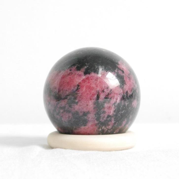 Rhodoniet bol van 6cm diameter, Verzamelen, Mineralen en Fossielen, Mineraal, Ophalen of Verzenden