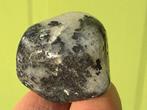 Toermalijn in kwarts broekzaksteen mineralen C, Ophalen of Verzenden, Mineraal