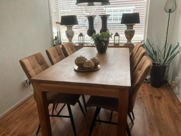 Prachtige robuuste Teak houten tafel zonder stoelen.. beschikbaar voor biedingen