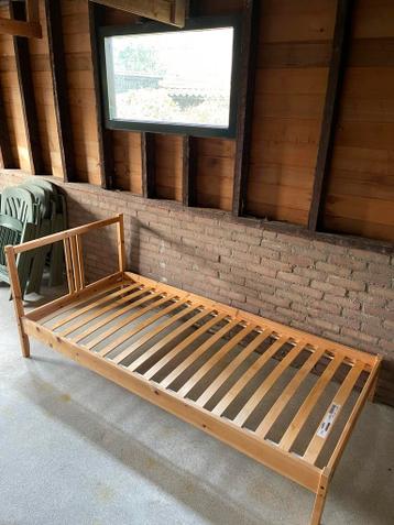 Ikea bed luroy 90x200cm - afbeelding 1