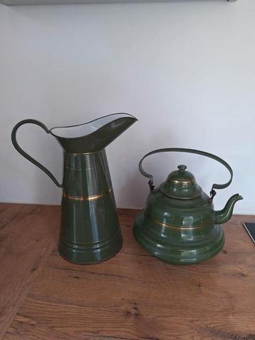 Groen emaille waterketel + lampetkan ter decoratie beschikbaar voor biedingen