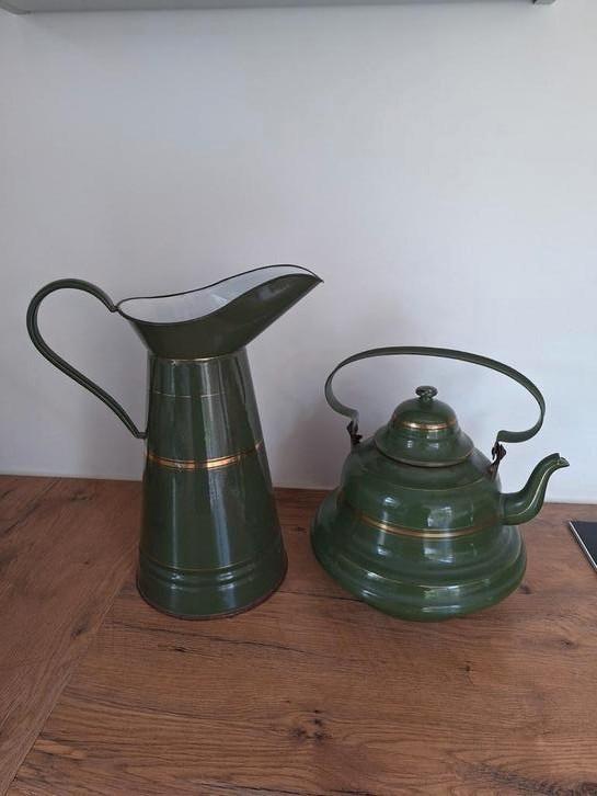 Groen emaille waterketel + lampetkan ter decoratie, Antiek en Kunst, Antiek | Emaille, Ophalen of Verzenden