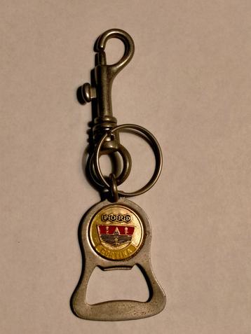 Ford Cortina vintage auto automerk sleutelhanger logo  beschikbaar voor biedingen