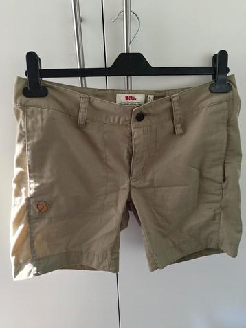 Fjallraven korte broek 38 beschikbaar voor biedingen