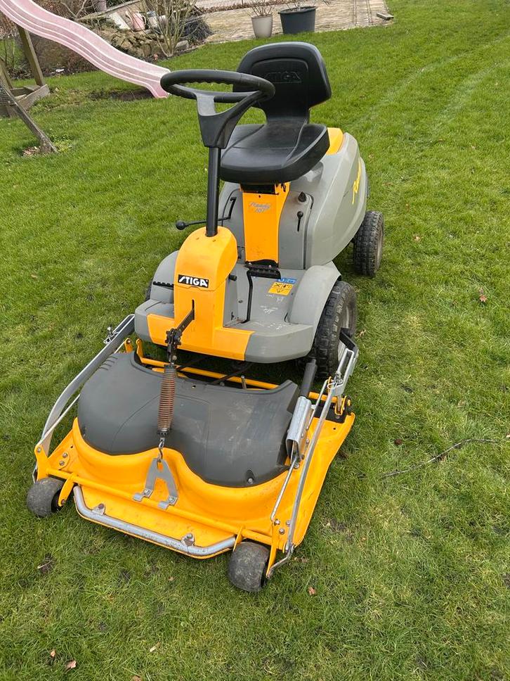 Stiga Ready HST Zitmaaier - Gebruikt, Tuin en Terras, Grasmaaiers, Gebruikt, Benzine-grasmaaier, 50 cm of meer, Cirkelmaaier, Elektrische starter