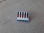 Pin met de tekst - It's lights out and away we go - te koop, Ophalen of Verzenden, Nieuw, Overige onderwerpen, Speldje of Pin