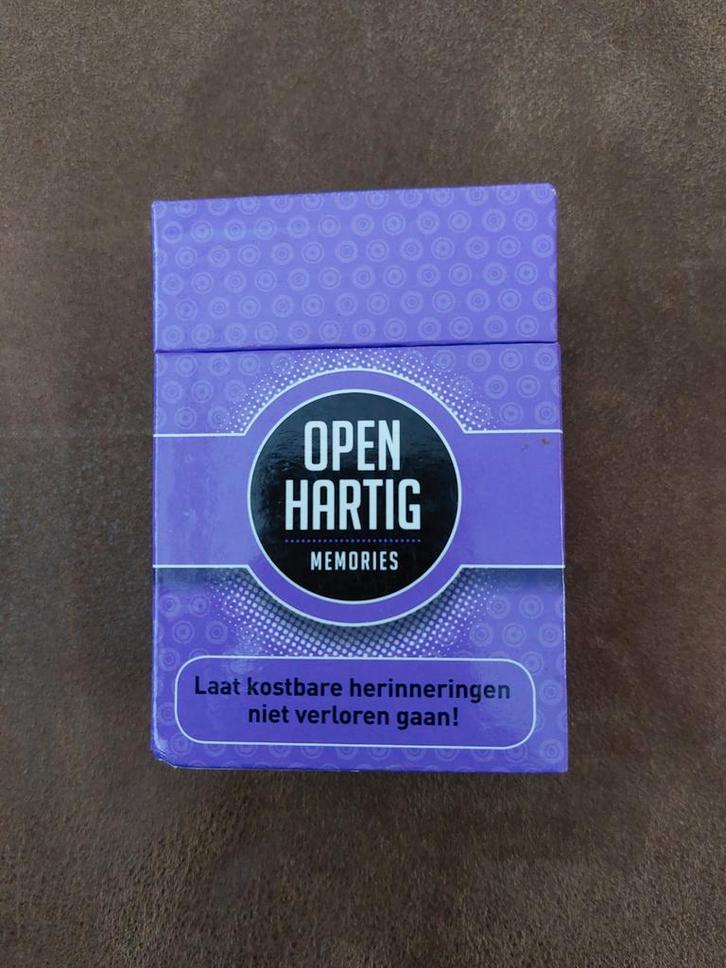 Openhartig Memories - Vragenspel over herinneringen, Hobby en Vrije tijd, Gezelschapsspellen | Kaartspellen, Zo goed als nieuw