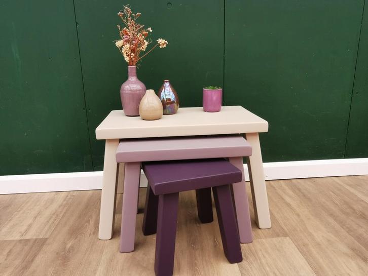 Set bijzettafeltjes Cathedral Taupe, Lavender Haze en Velvet, Huis en Inrichting, Krukjes, Gebruikt, Hout, Ophalen