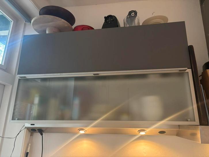 Keukenkast met lichtbalk, Tuin en Terras, Kweekspullen, Zo goed als nieuw, Kweeklamp, Ophalen of Verzenden
