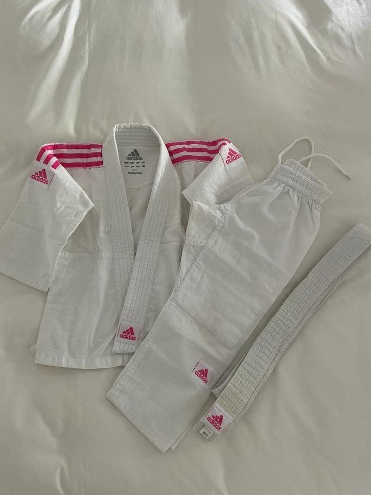 Judopak Adidas, maat 100/110, Sport en Fitness, Vechtsporten en Zelfverdediging, Gebruikt, Judo, Vechtsportpak, Maat XS of kleiner