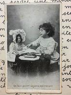1910 Meisje en pop lezen een boek (NN), Ophalen of Verzenden, Voor 1920, Gelopen, Kinderen