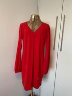 LaDress rechte rode jurk - vhals, Ophalen of Verzenden, Zo goed als nieuw, Knielengte, Maat 36 (S)