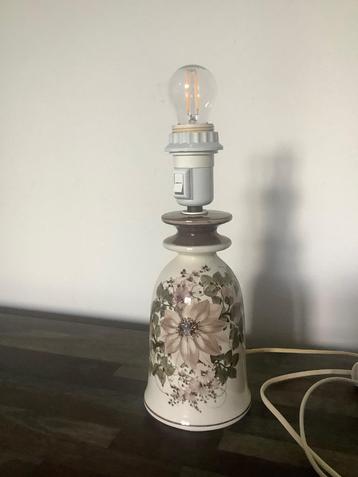 Jersey Pottery vintage lamp tafellamp tafellampvoet keramiek beschikbaar voor biedingen