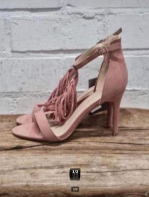 Vero Moda - Prachtige sandalen met fringes maat 40 - Nieuw, Kleding | Dames, Schoenen, Nieuw, Sandalen of Muiltjes, Roze, Ophalen of Verzenden