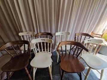 8 Cafe Stoelen - Wit & Bruin beschikbaar voor biedingen