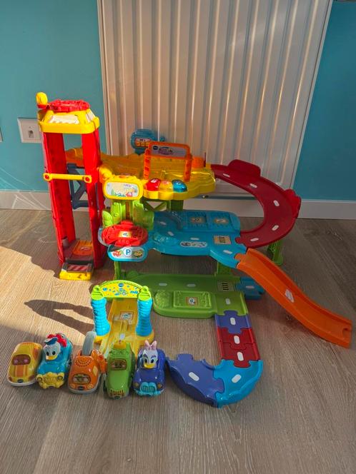 Vtech toet toet autogarage met 5 auto’s, Kinderen en Baby's, Speelgoed | Vtech, Zo goed als nieuw, Ophalen